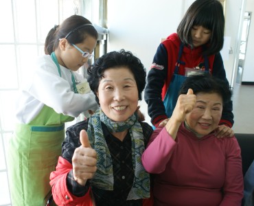 문화초교 구두닦이 봉사단 활동 이미지