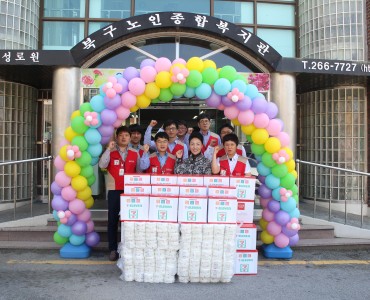 [노인돌봄기본서비스]어버이날맞이 독거노인 칼슘건어물세트 지원 이미지