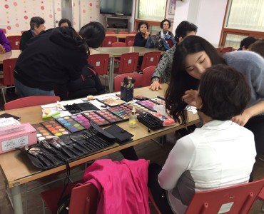 [자원봉사]호남대 뷰티미용학과 네일아트, 메이크업 봉사 이미지