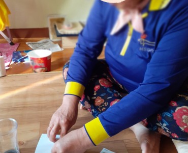 [노인맞춤돌봄서비스]인지프로그램 &#034;텀블러 꾸미기&#034; 활동 이미지