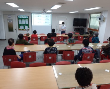 [상담사업]이용어르신 대상 노인인권교육 진행 이미지