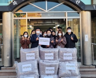 건강보험공단 광주전라제주지역본부와 (주)윌앤비젼 ,북구노인종합복지관에 이불전달 이미지